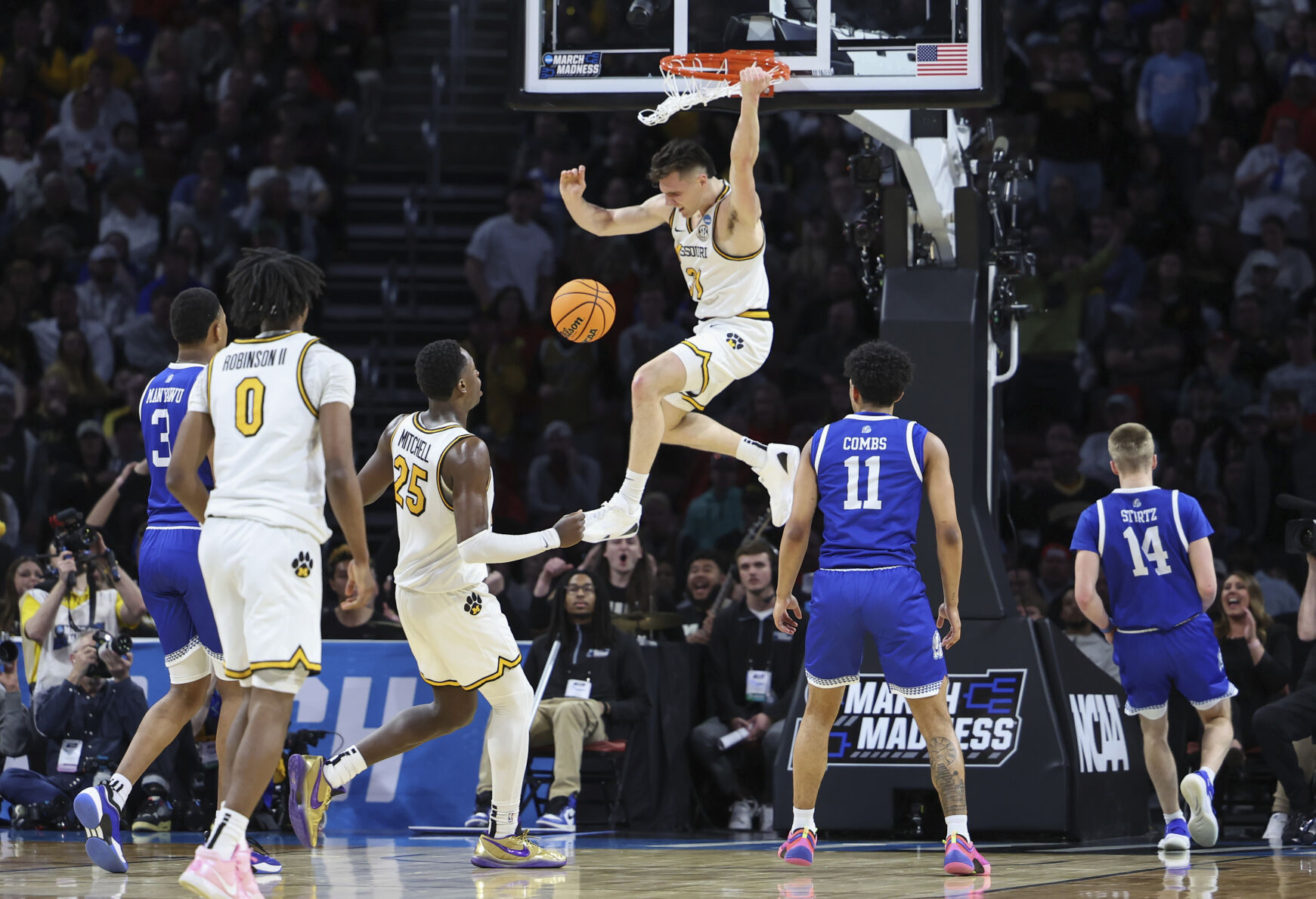 NCAA Drake Missouri Basketball
